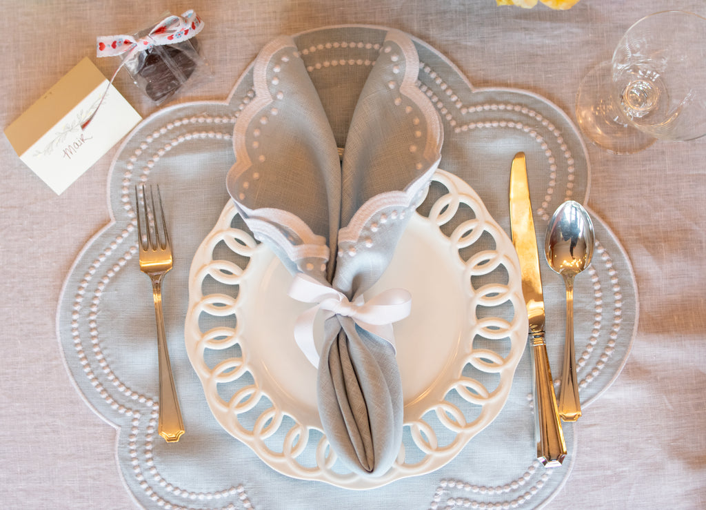 LIGHT BLUE DOTS LINEN NAPKINS (SET OF 4)